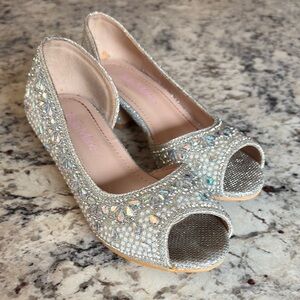 Elegant Silver Peep-Toe Kids Shoes